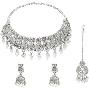 Traditional Indian Jewelry Set: Choker, Earrings, and Maang Tikka Ensemble